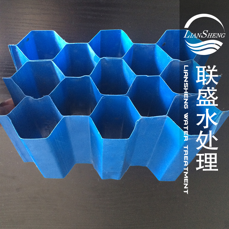 PVC防腐防紫外線(xiàn)蜂窩斜管 PVC防腐防紫外線(xiàn)蜂窩斜管